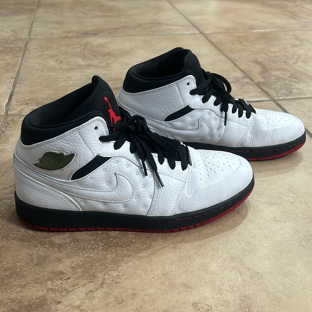 Jordan 1 Retro '97
Black Toe